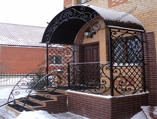 Козырек над крыльцом Козырек над крыльцом
