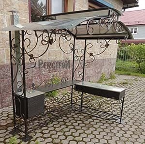 Кованый мангал с крышей и печкой под казан