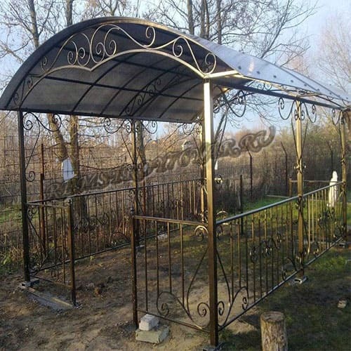 <span style="font-weight: bold;">Кованая беседка из поликарбоната (КБП-5)</span>