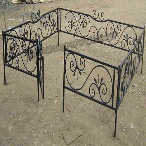 Металлическая ограда на кладбище (МО-44)